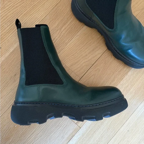 Burberry Creeper Chelsea Boots - Picture 3 of 7